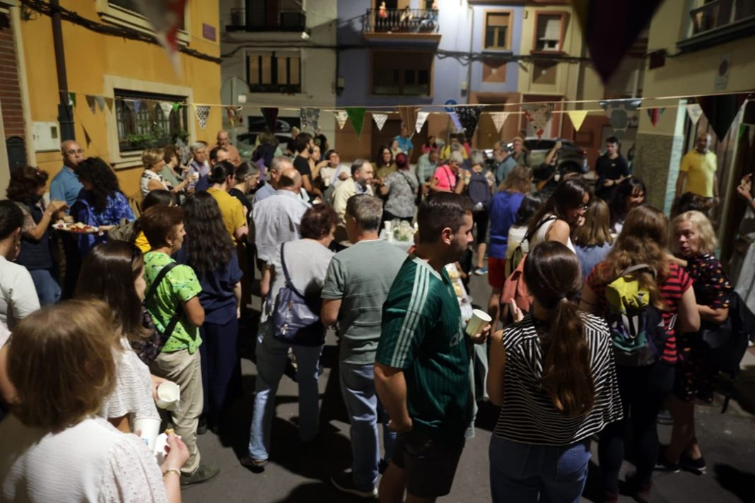 festival vecindario 24007