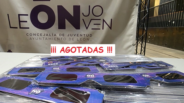 AGOTADAS - La Concejalía de Juventud realizó un reparto gratuito de gafas para visibilizar el eclipse